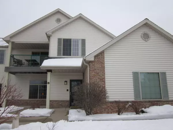 104 Pheasant Run Unit A, Johnson Creek, WI 53038