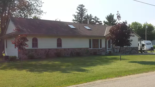 W290N7881 Park Dr, Merton, WI 53029