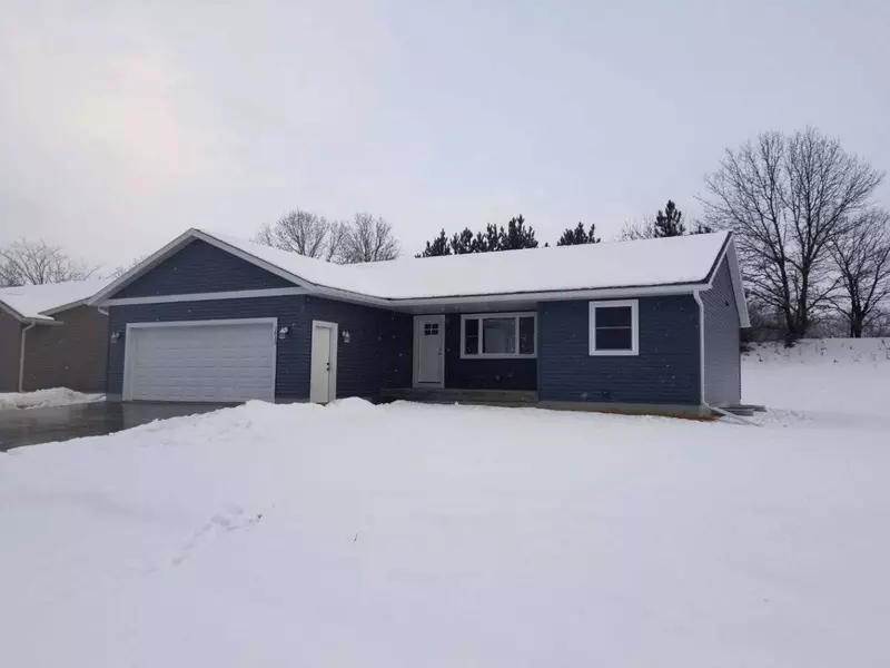 1413 Maple Dr, Rockland, WI 54653