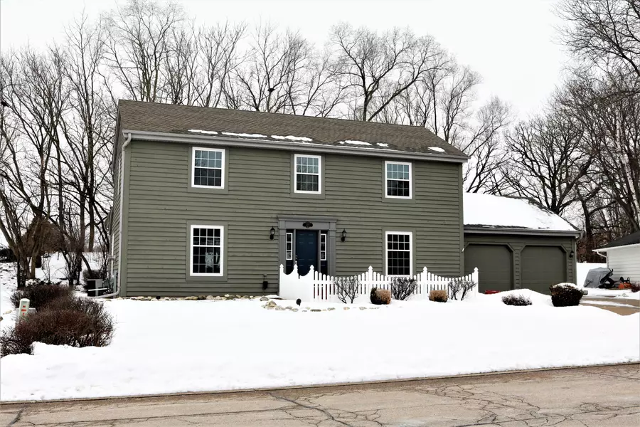 420 Whippletree Ln, Waterford, WI 53185