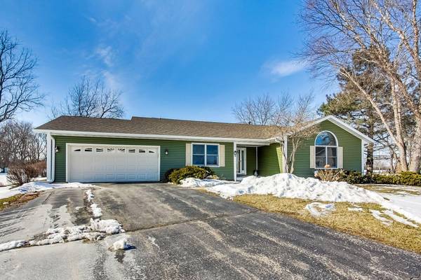 1130 Spyglass Ct, Twin Lakes, WI 53181