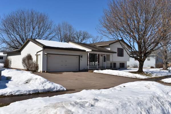 620 Olson Dr, West Salem, WI 54669