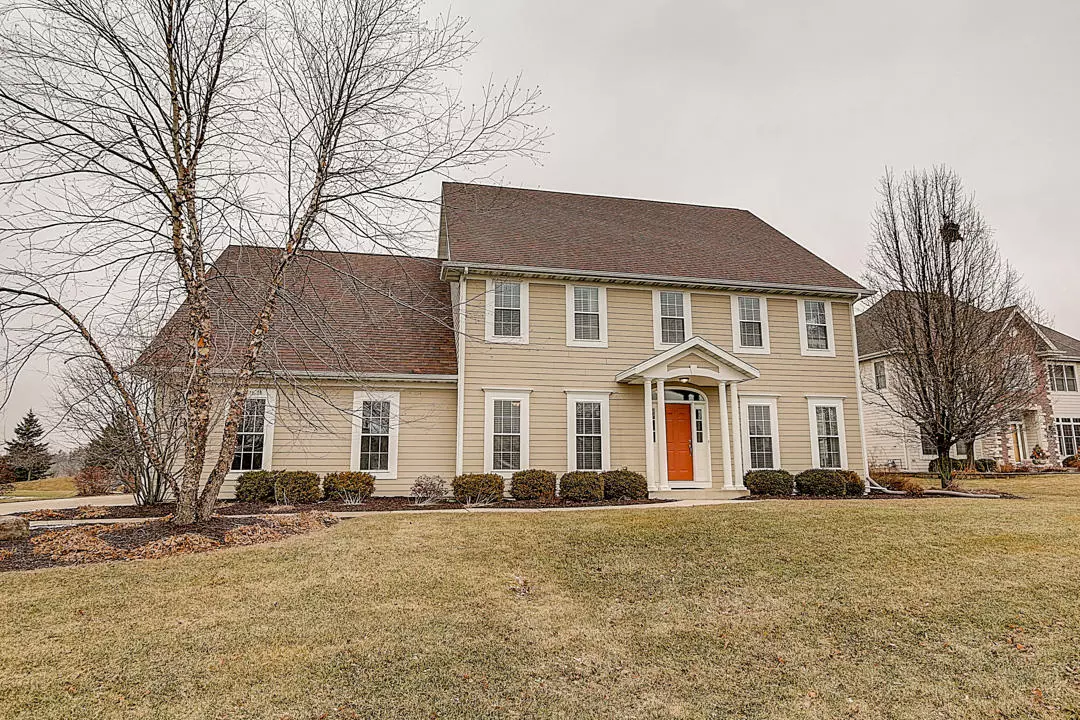 Menomonee Falls, WI 53051,N54W17678 Walnut Way Dr