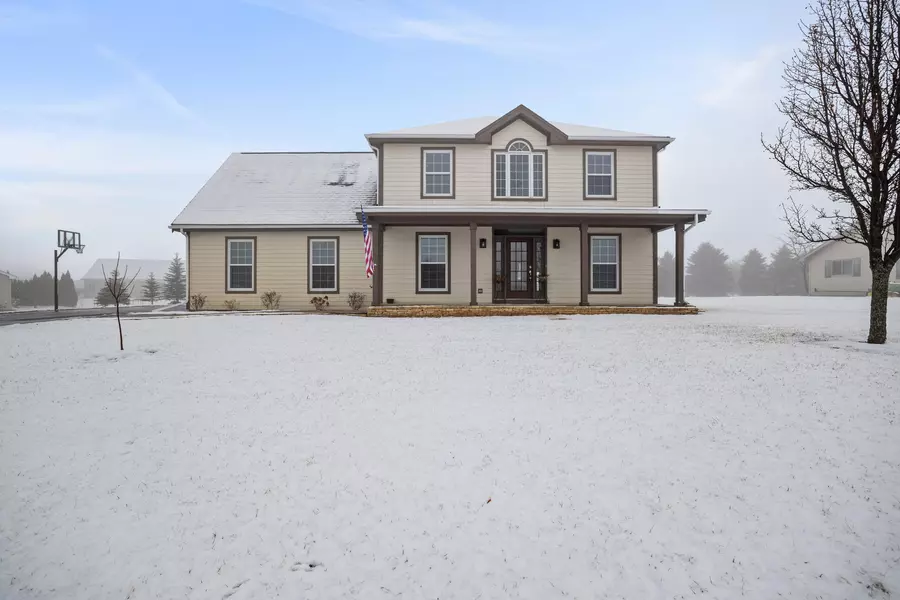 W1198 Rolling Hills Dr, Rubicon, WI 53078