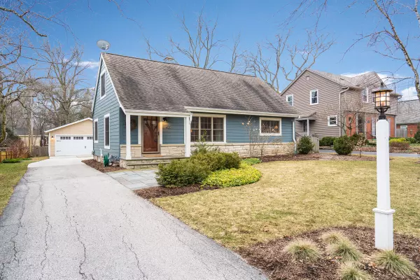 415 E Willow Rd, Fox Point, WI 53217