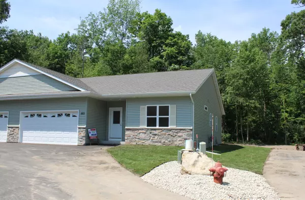 553 Park Pl, Kewaskum, WI 53040