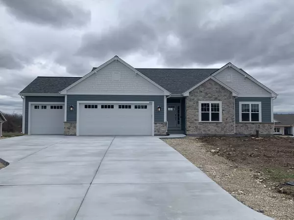 2500 Sunrise Ct, Slinger, WI 53086