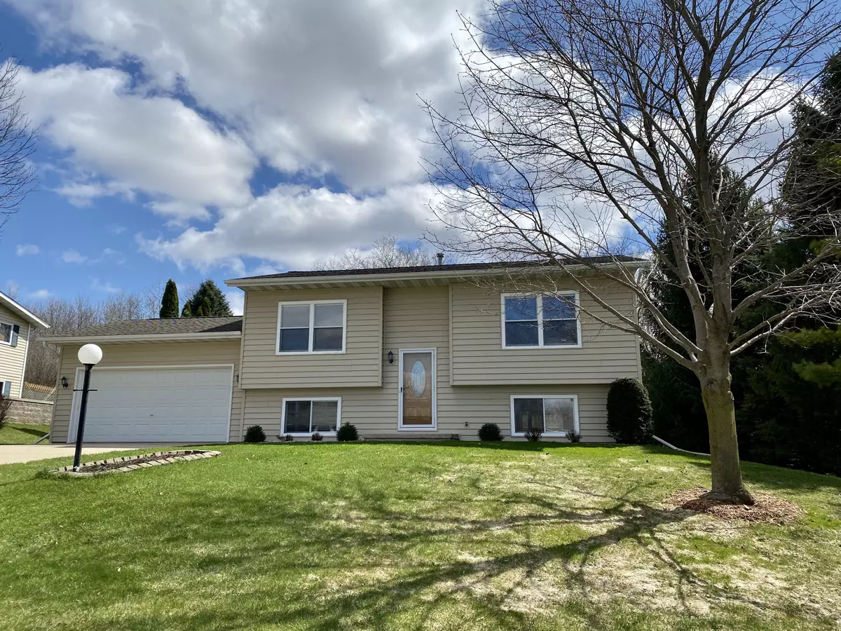 Ashippun, WI 53066,W2409 Heather St