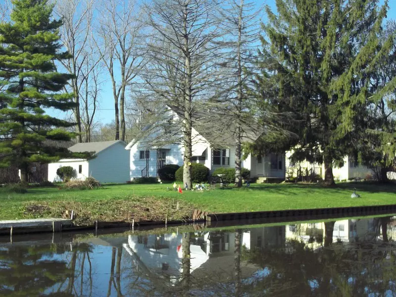 Twin Lakes, WI 53181,1516 2nd St