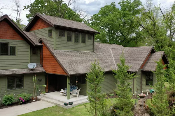 10802 N Cedarburg Rd, Mequon, WI 53092