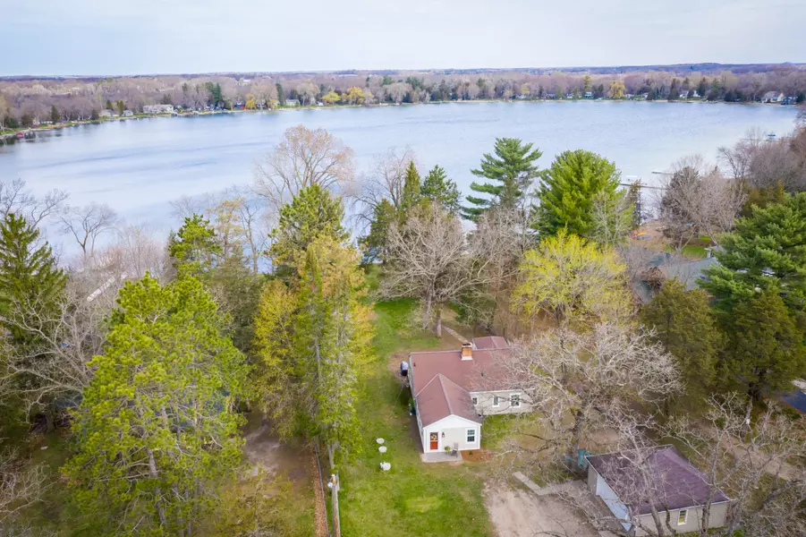 W376S5169 E Pretty Lake Rd, Ottawa, WI 53118