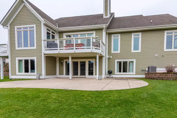 Pewaukee, WI 53072,W243N2709 Creekside Ct