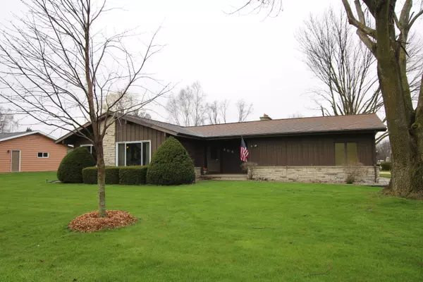 404 Highland Ave, Brownsville, WI 53006