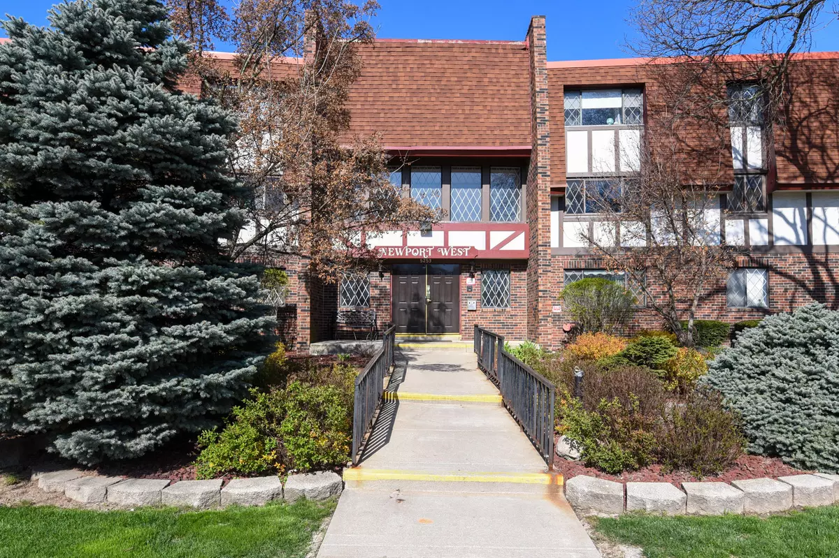 Milwaukee, WI 53225,5253 N Lovers Lane Rd Unit 310