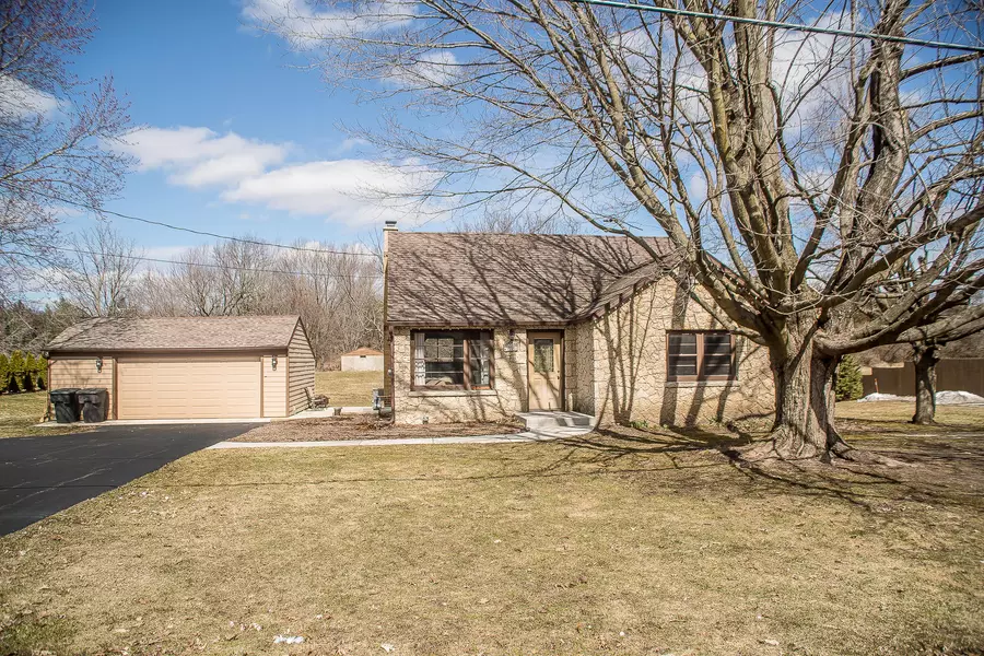 S38W33958 County Road D, Genesee, WI 53118