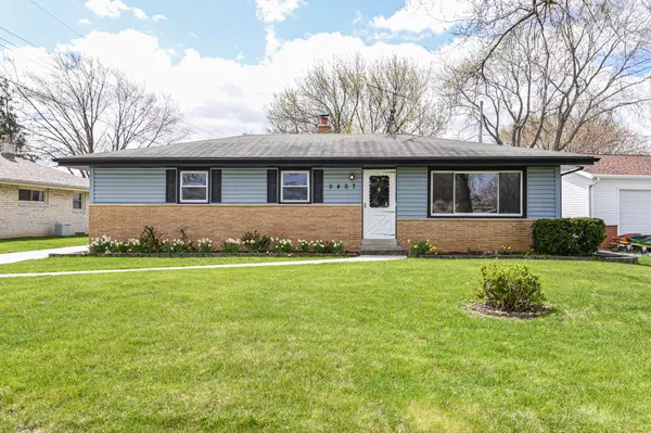 5407 W Bottsford Ave, Greenfield, WI 53220