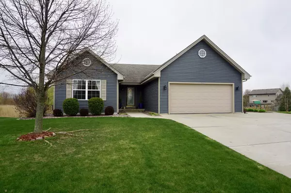 903 E Keri Ln, Oak Creek, WI 53154