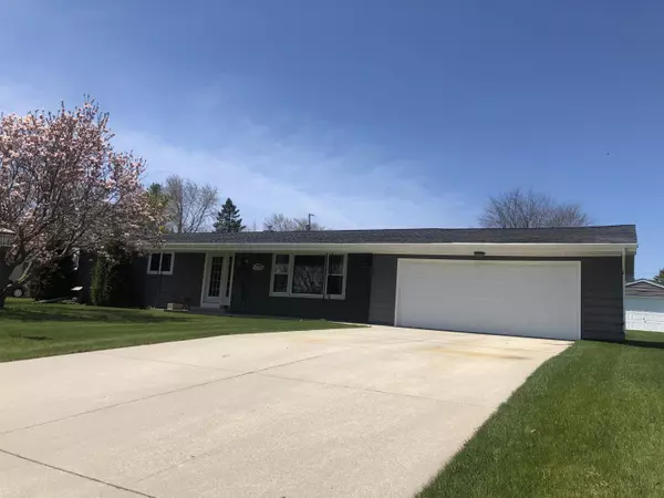 314 S Lincoln Dr, Howards Grove, WI 53083