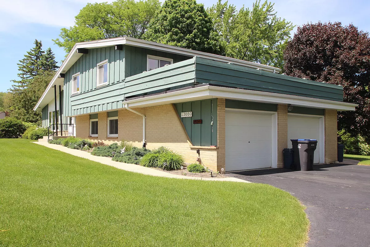 New Berlin, WI 53151,13660 W Nicolet Dr