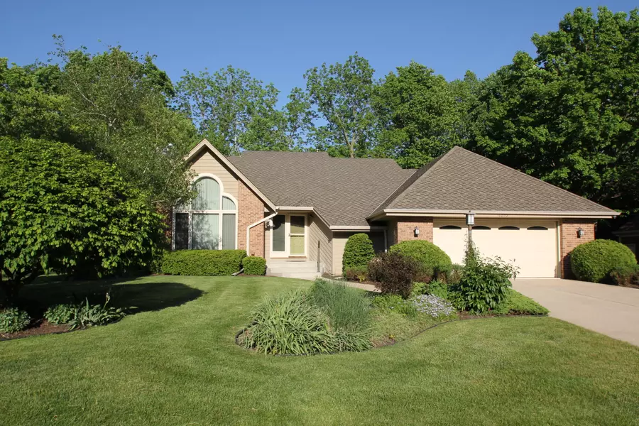 4070 S Cavendish Rd, New Berlin, WI 53151