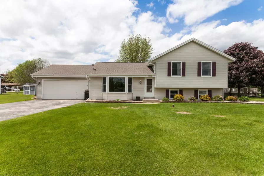 708 Tenderfoot Trl, Eagle, WI 53119