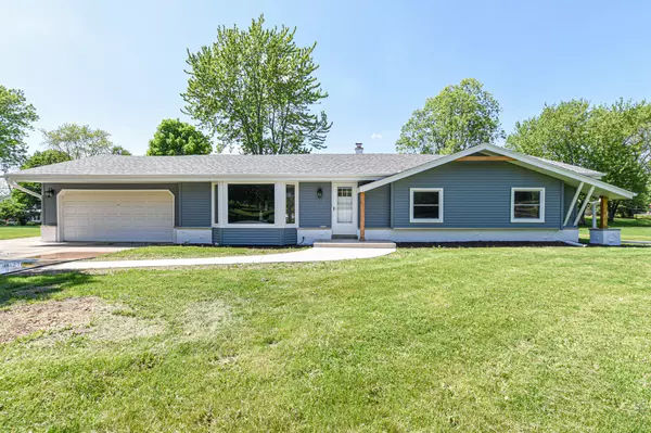 4525 Wessex Dr, Brookfield, WI 53045