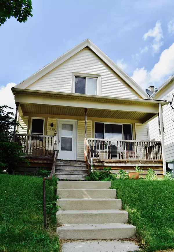 1230 E Pryor Ave, Milwaukee, WI 53207