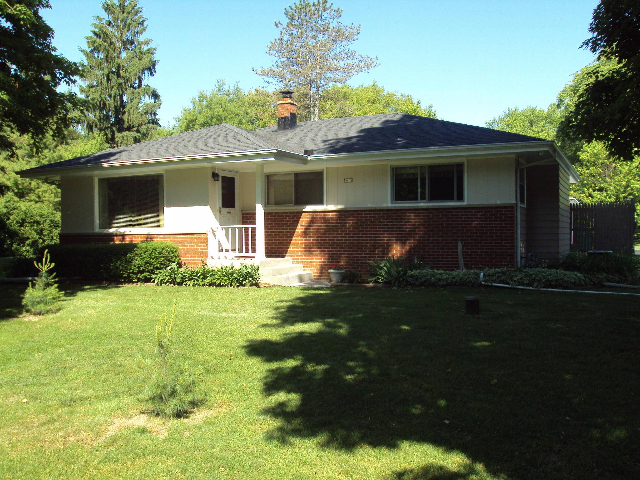 5415 S Williams Rd, New Berlin, WI 53146