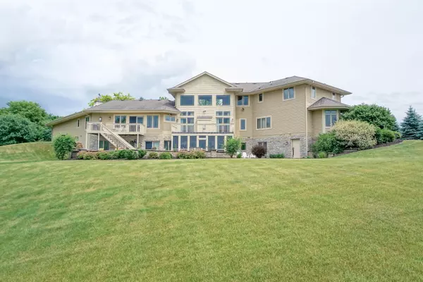 W313S3344 Canyon View Dr,  Genesee,  WI 53189