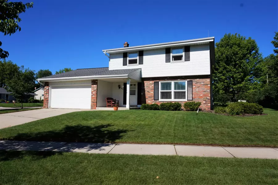 1609 Parkway Dr, Port Washington, WI 53074