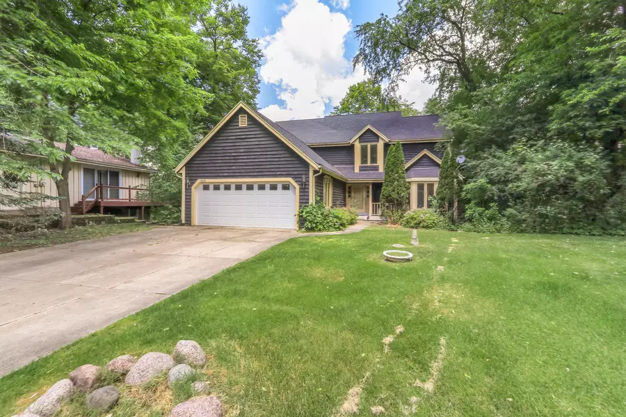 W5670 Cool Hill Dr, La Grange, WI 53121