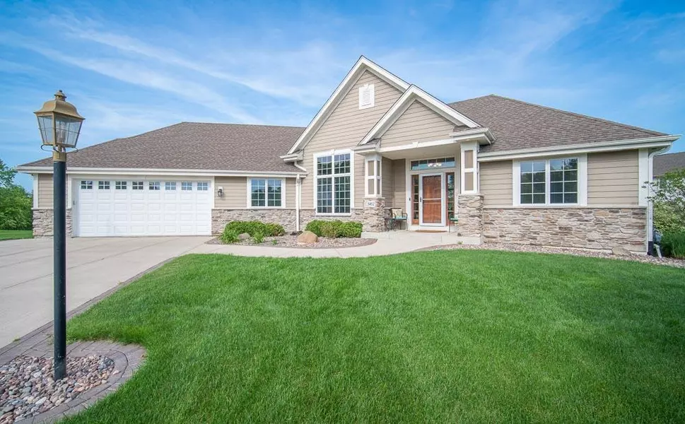 5452 W Highlands Ct, Franklin, WI 53132