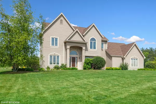 5815 Stefanie Way, Caledonia, WI 53108