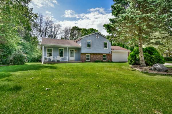 W188N9685 Orchard Dr, Germantown, WI 53022