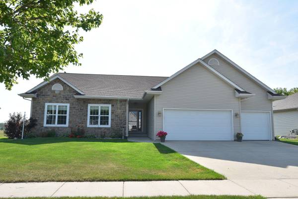 1248 Huron Way, Hartford, WI 53027