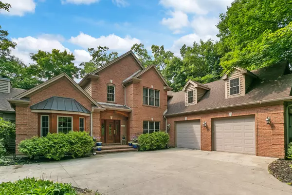 5256 Vicksburg Dr, Mount Pleasant, WI 53403