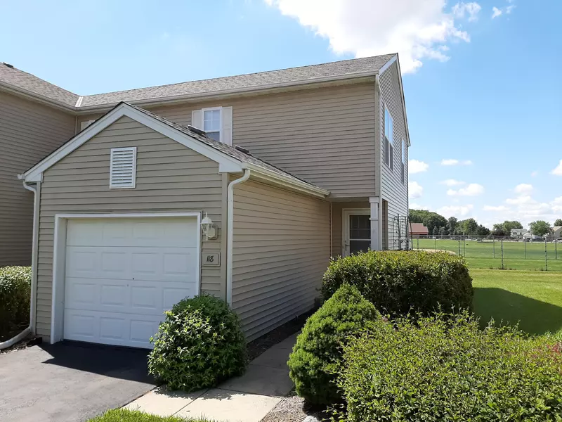 1400 Hunters Ridge Dr Unit 118, Genoa City, WI 53128