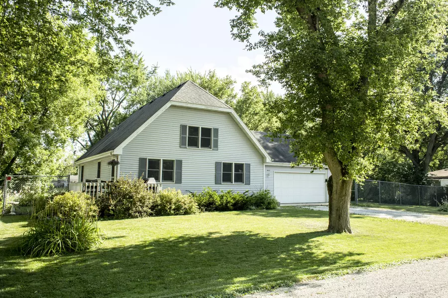 W307 N Circle Dr, Bloomfield, WI 53128