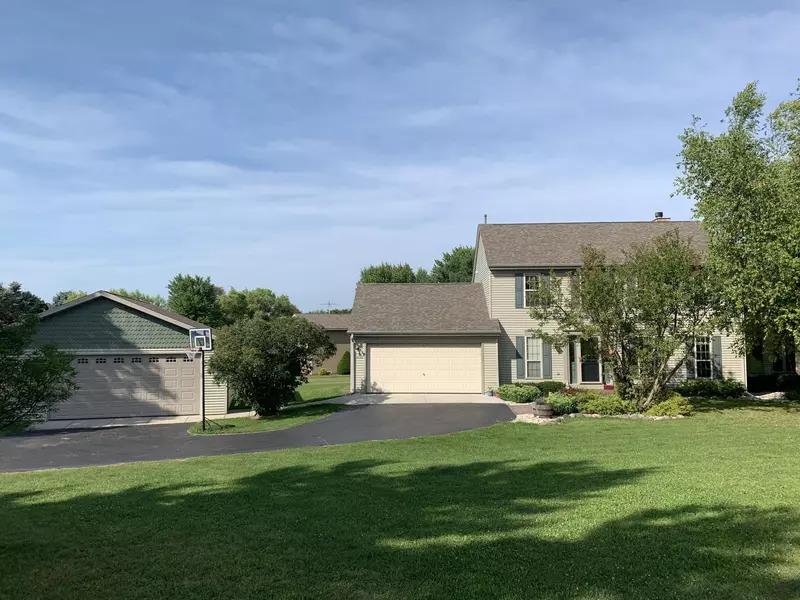 N6343 Cherry Creek Ln, Lafayette, WI 53121