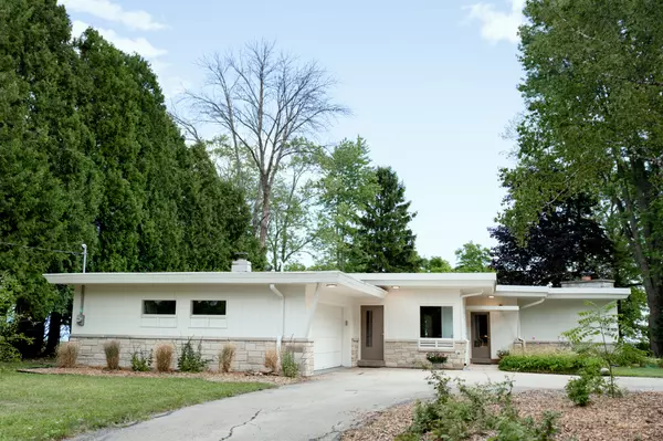 12410 N Lake Shore Dr, Mequon, WI 53092