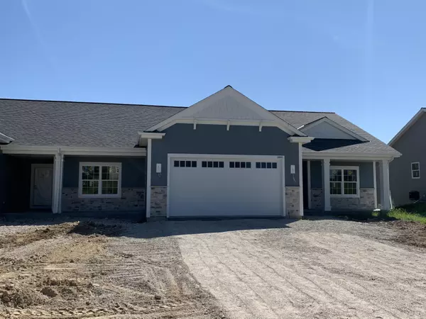 2050 Farmlane Dr, Slinger, WI 53086