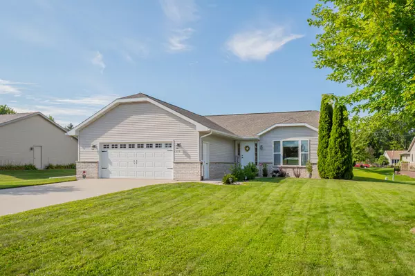 328 Ann DR, Plymouth, WI 53073