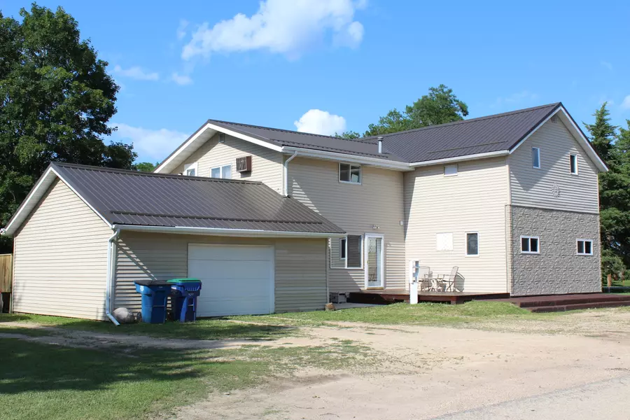 W8506 Belle Plaine Ave, Belle Plaine, WI 54166