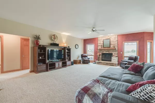 Mequon, WI 53097,13350 N Laurel Ln