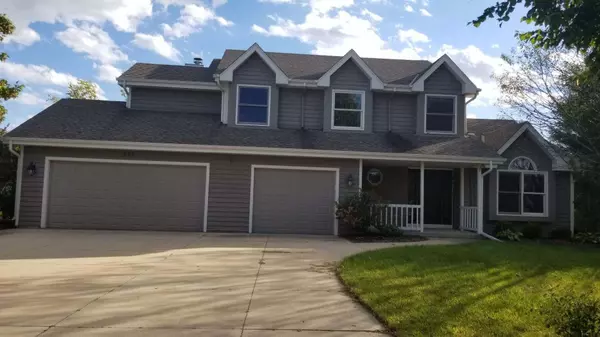 200 Whitetail Ct, Pewaukee, WI 53072