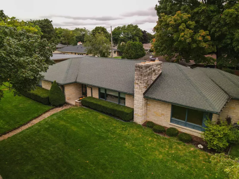 7208 W Wells St, Wauwatosa, WI 53213