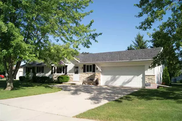 347 Bentwood Dr, Brillion, WI 54110