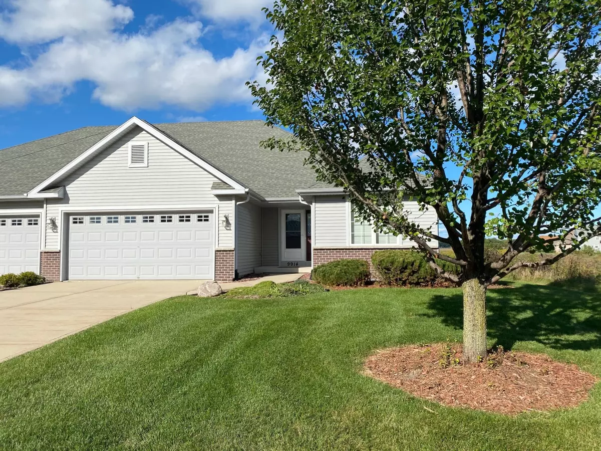 Caledonia, WI 53126,9914 Prairie Crossing Dr