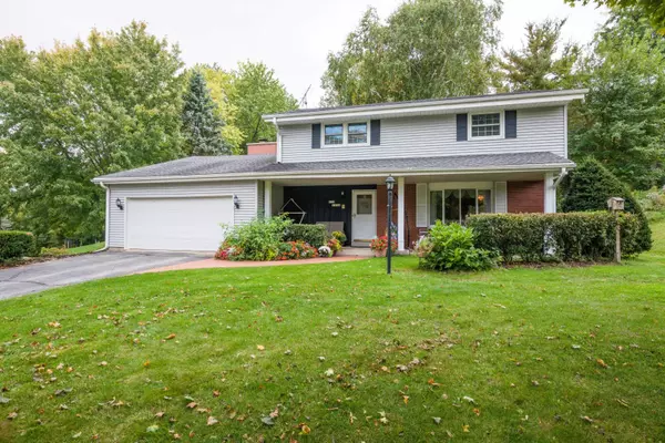 W209N10544 Oak Ln, Germantown, WI 53022