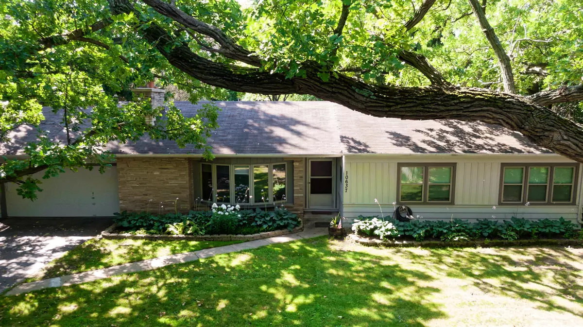 Hales Corners, WI 53130,10637 W Grange Ave